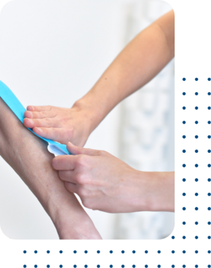 Arm der Patientin wird behandelt